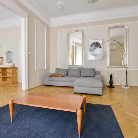 Standard Apartment By Hi5 - Kecskemeti Street Suite Будапеща Екстериор снимка