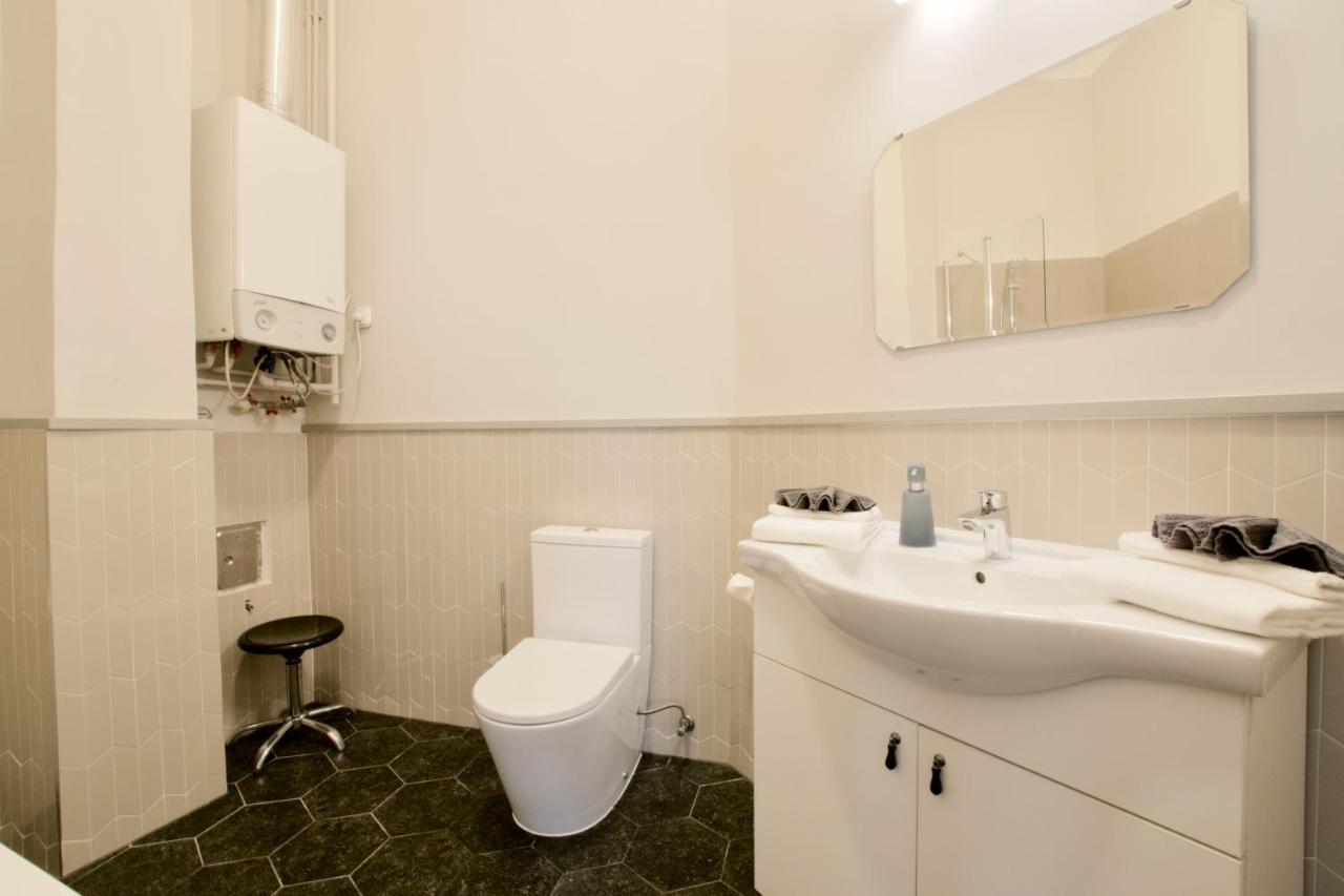 Standard Apartment By Hi5 - Kecskemeti Street Suite Будапеща Екстериор снимка